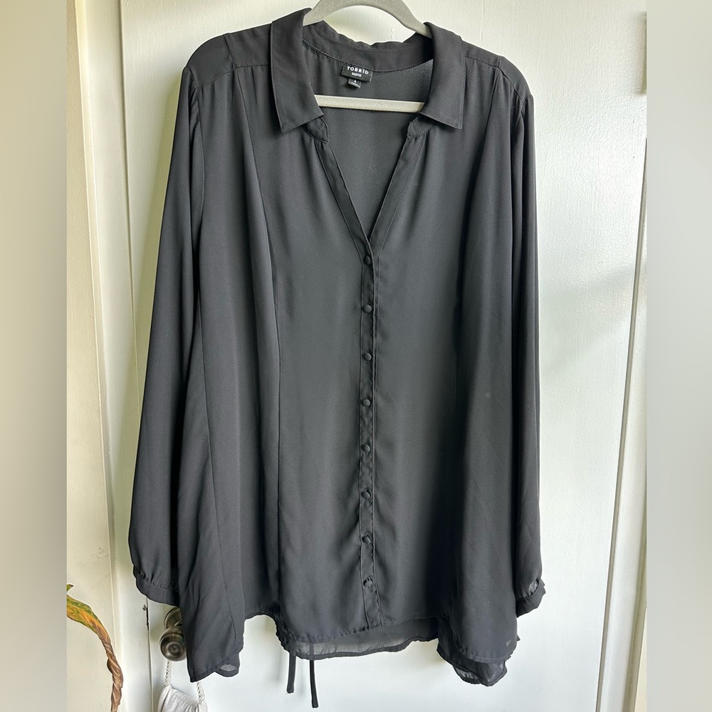 Torrid button front blouse. Black. Size 4